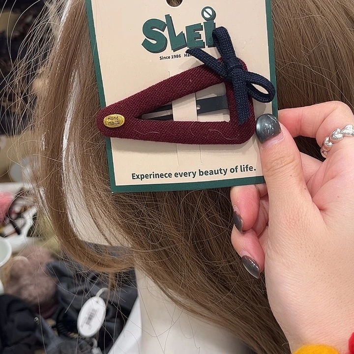 布艺非金属红色三角拜拜夹