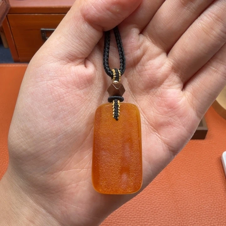 蜜蜡未镶嵌吊坠(赠链)