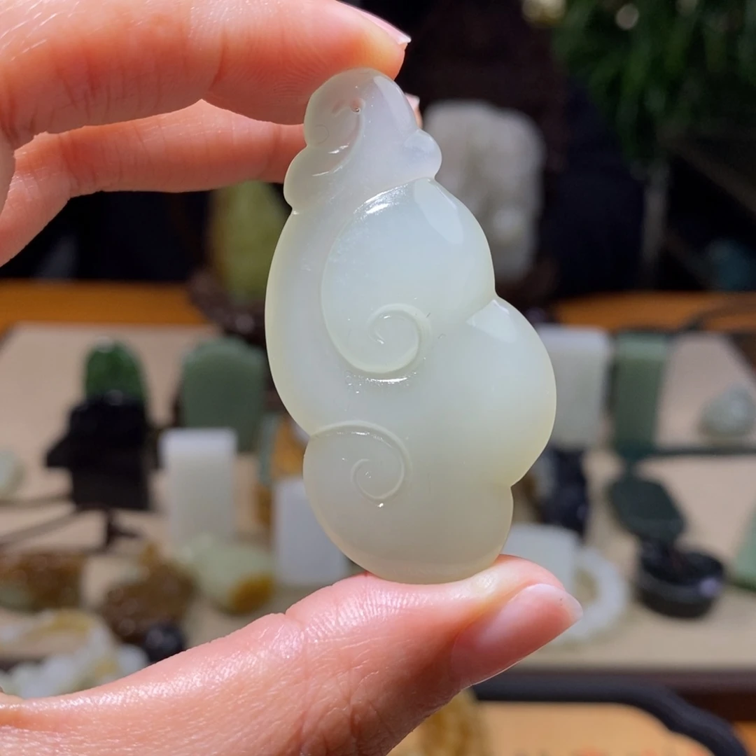 和田玉挂件未镶嵌欣**景