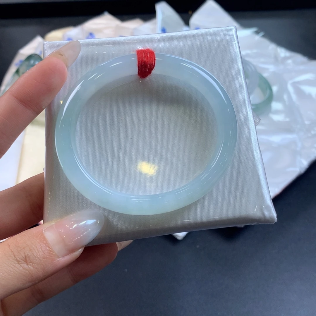 翡翠未镶嵌手镯54贵妃