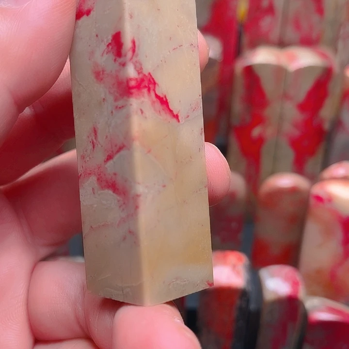 昌化石吴**刃昌化鸡血石质地优良