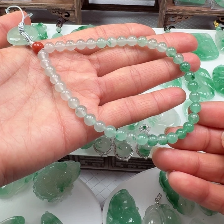 石英质玉颈饰未镶嵌