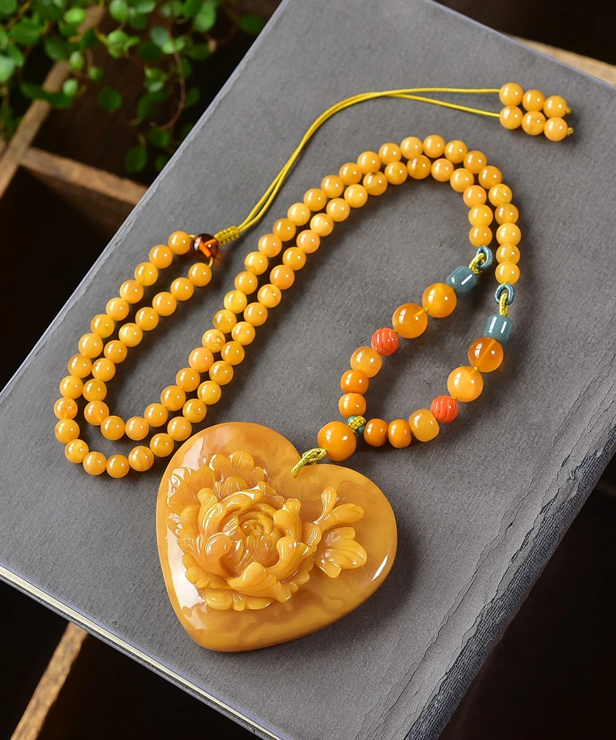 天然欧洲鸡油黄老蜜蜡花开富贵牌吊坠项链时尚气质百搭女款颈饰