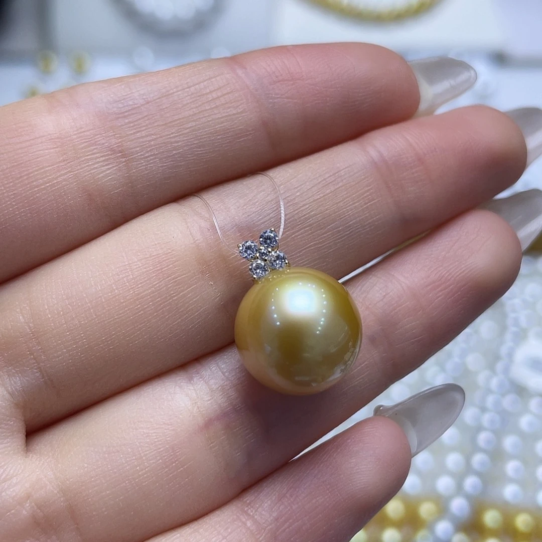 18K金镶嵌吊坠(不含链)海水珍珠