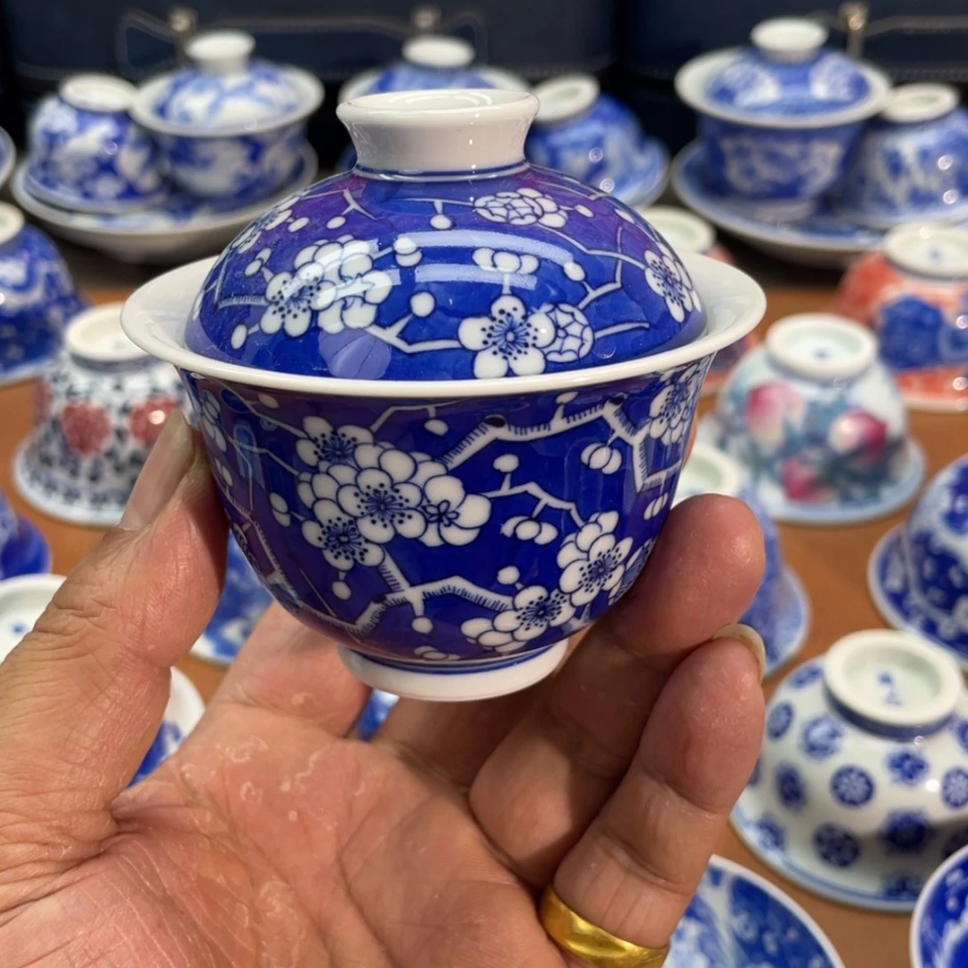 手绘冰梅元宝盖碗