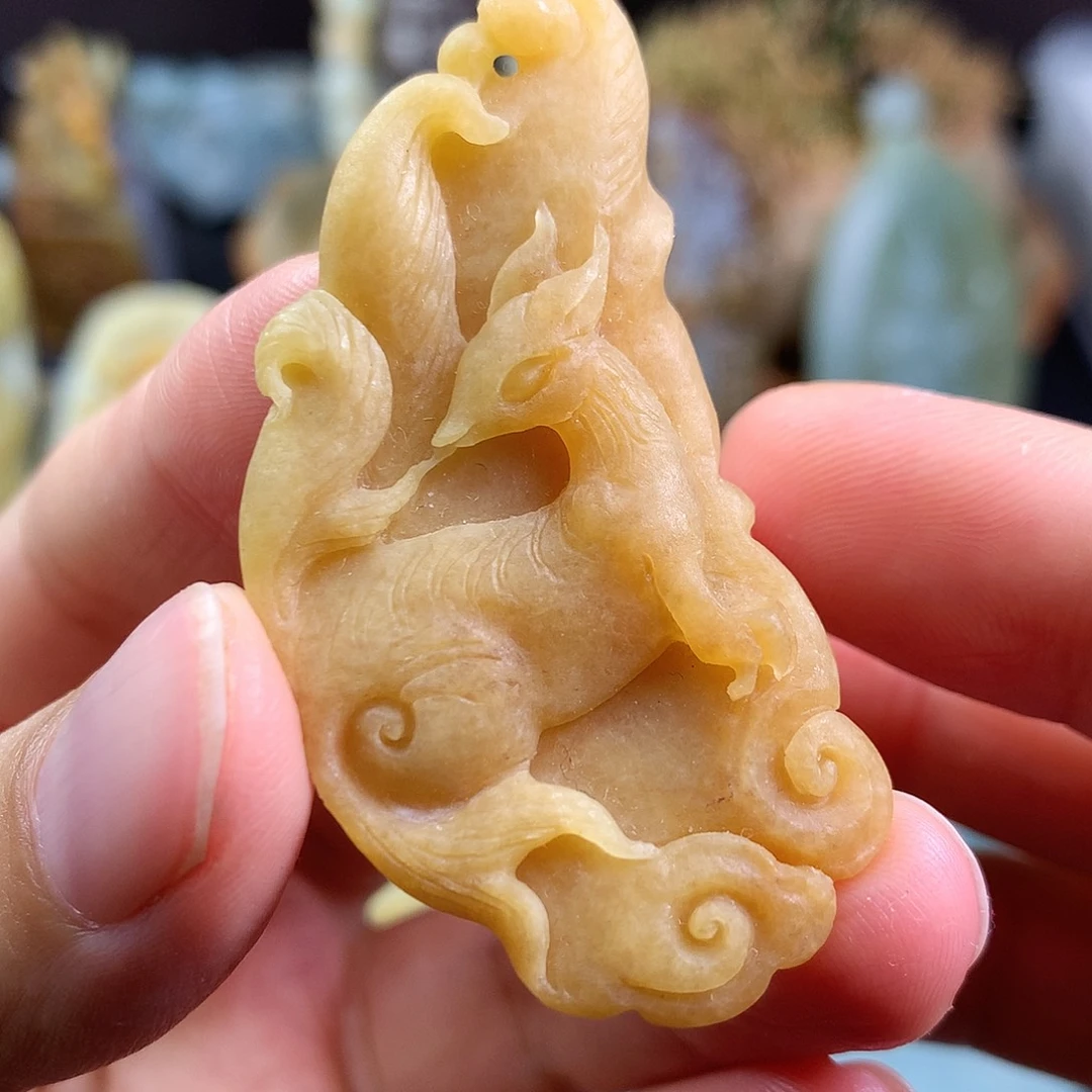 定制翡翠未镶嵌九尾狐