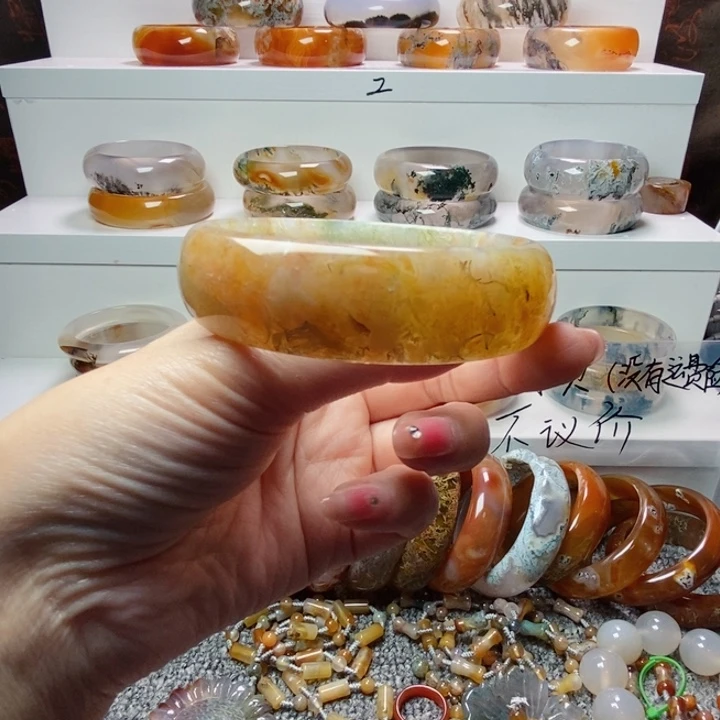 玛瑙/玉髓手镯未镶嵌64