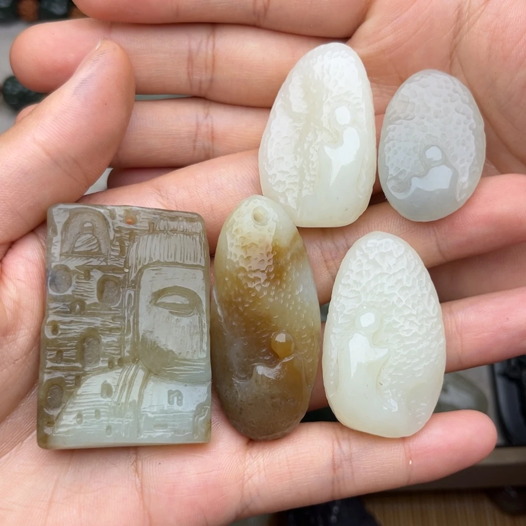 和田玉未镶嵌颈饰