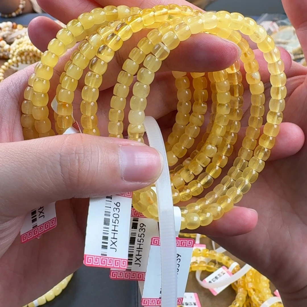 琥珀未镶嵌裸石多样性发其一