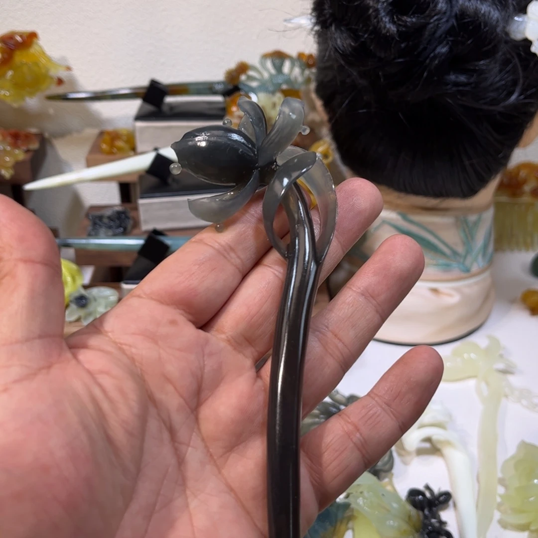 蛇纹石玉发簪合金爱**?