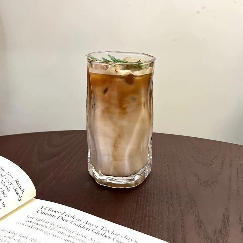 ins风不规则扭扭杯冰美式拿铁咖啡杯玻璃杯餐厅果汁杯冷饮水杯ggv