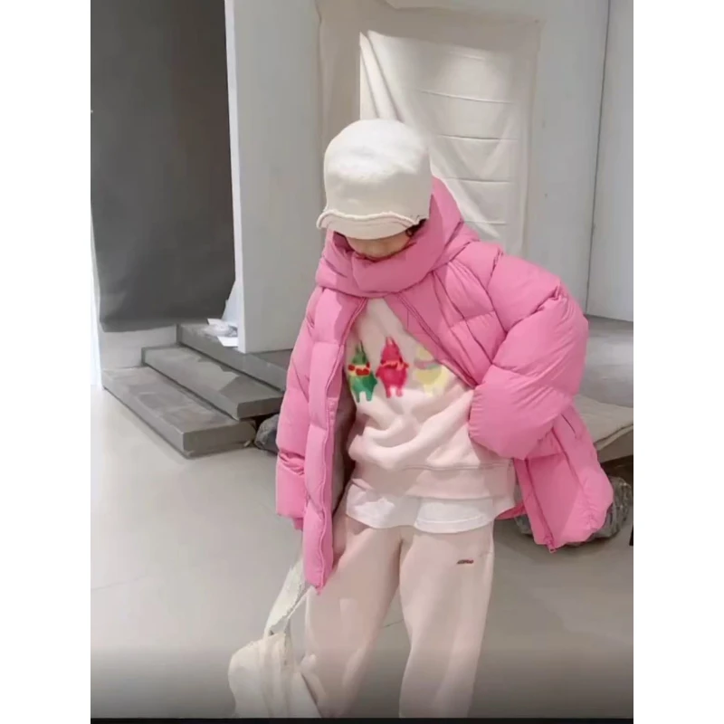 21200新款时尚樱花粉羽绒服
