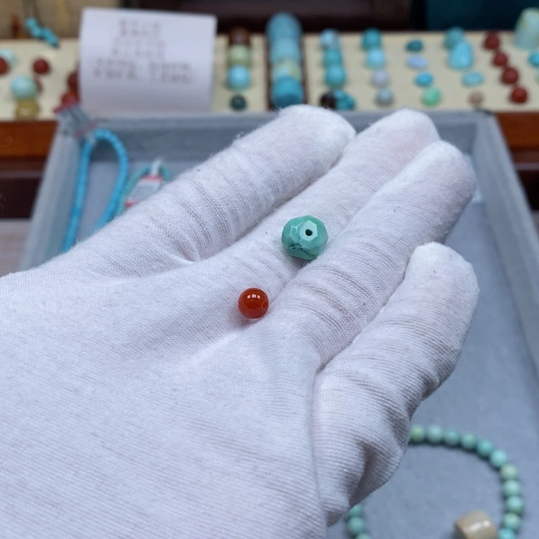 南红玛瑙配饰未镶嵌