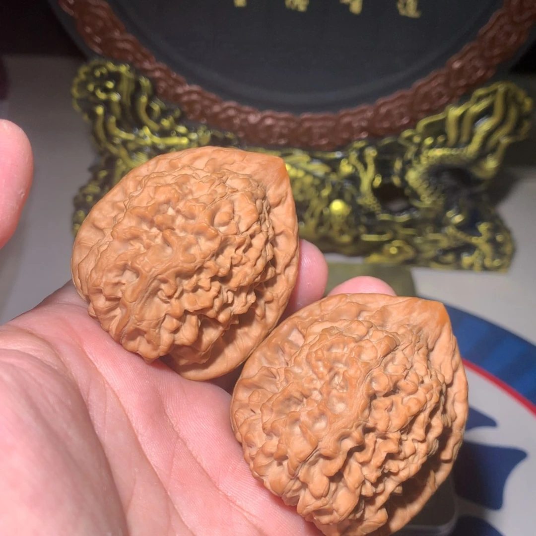 文玩核桃把件麒麟纹官帽原装47，61克