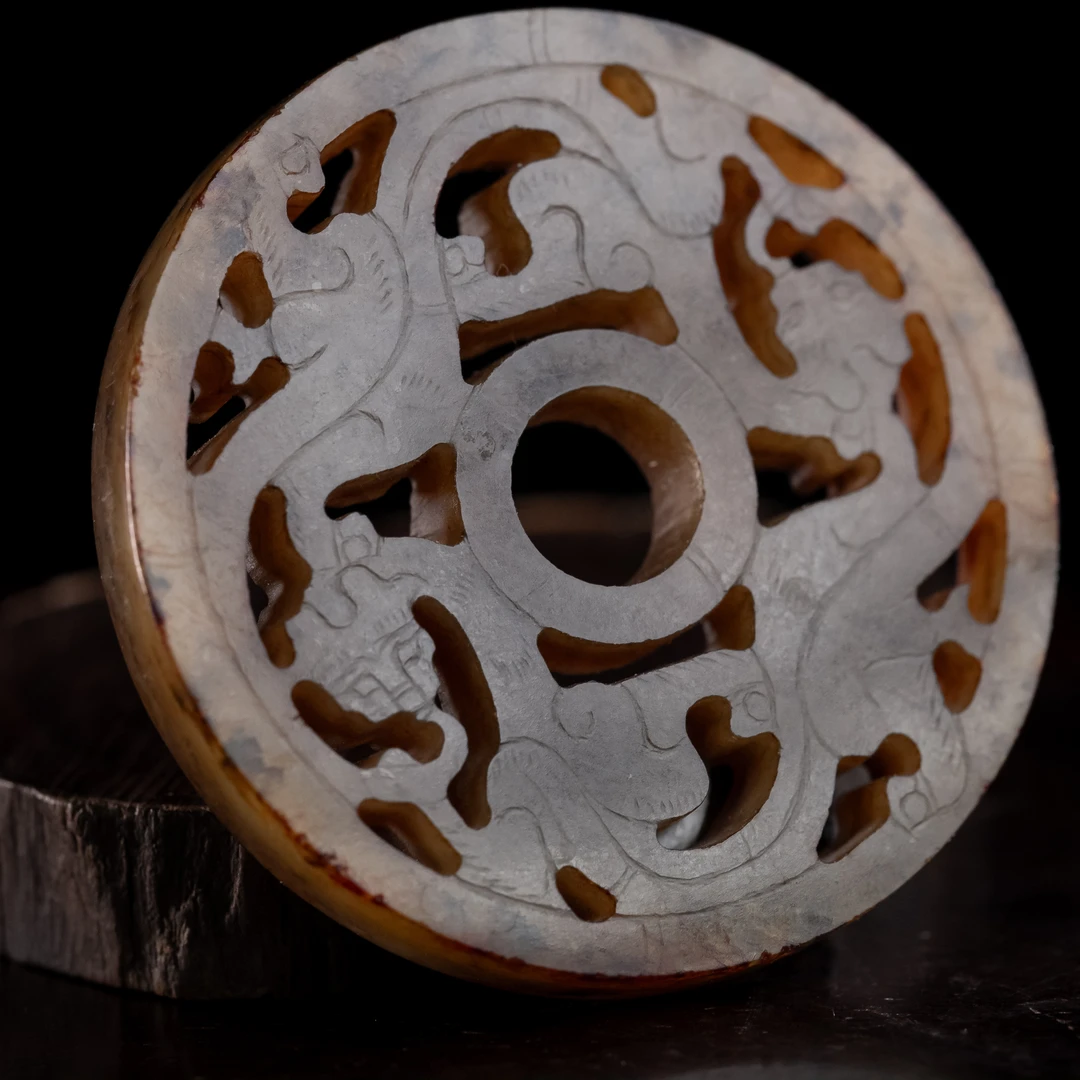 明代和田玉龙纹内出廓佩