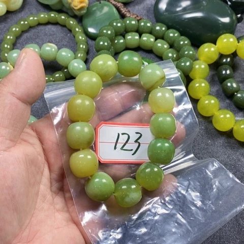 未镶嵌蛇纹石玉手链