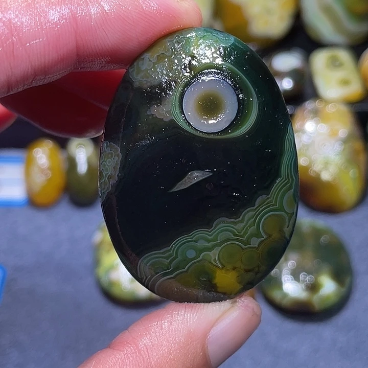 精***丁玛瑙/玉髓未镶嵌珠宝奇石