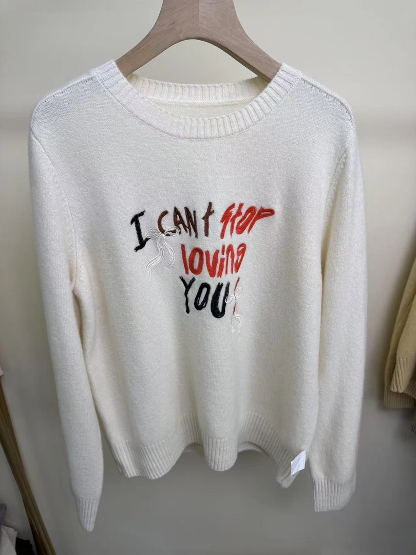 兰汇茗-2025早秋舒适时尚原创趣味字母图案毛衣长袖针织衫毛衣