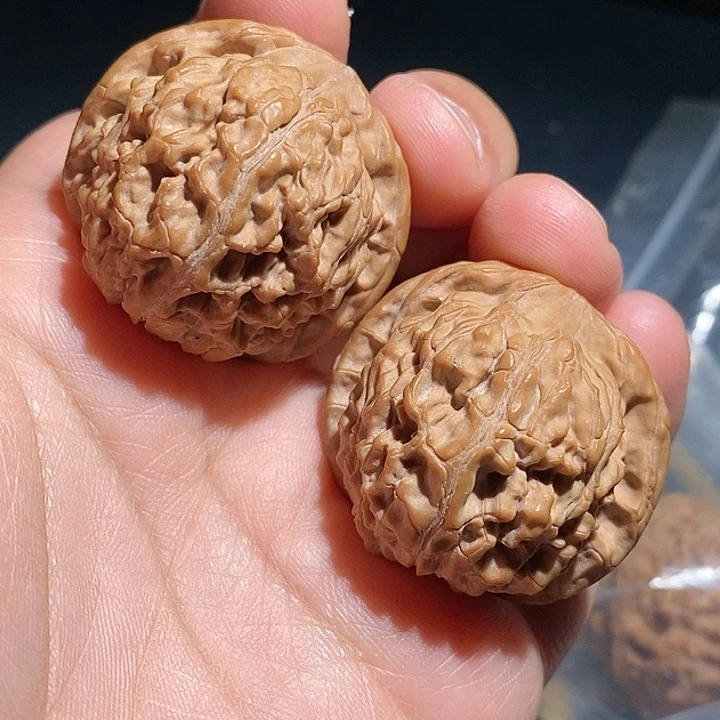 【闪购商品】文玩核桃吊坠核老闷