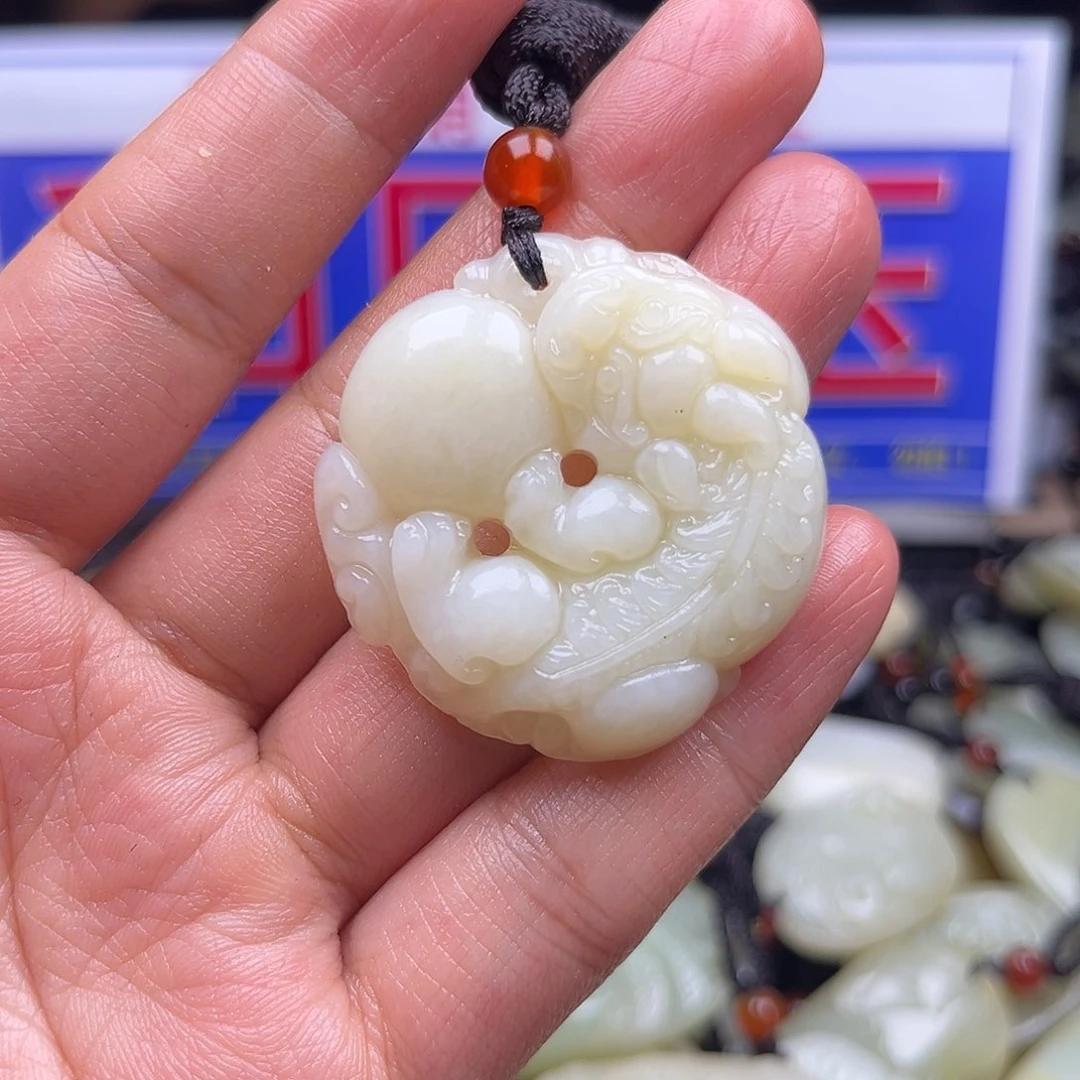 颈饰未镶嵌和田玉