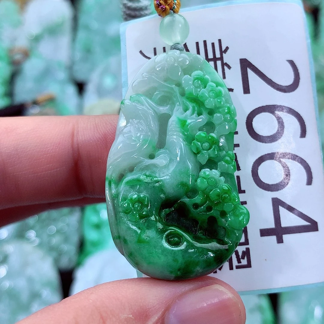翡翠未镶嵌吊坠(不含链)