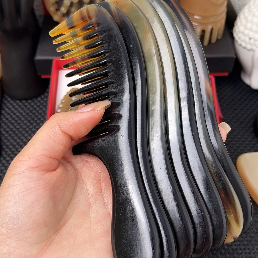 纯手工制作纯牛角梳子