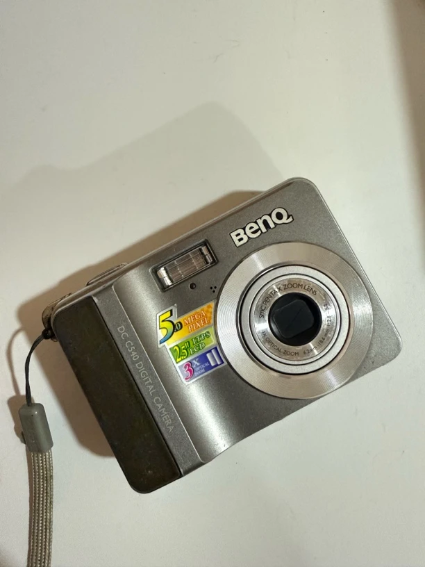 9新 Benq/明基 明基c540 500w像素 3倍光学变焦 五号电池自备