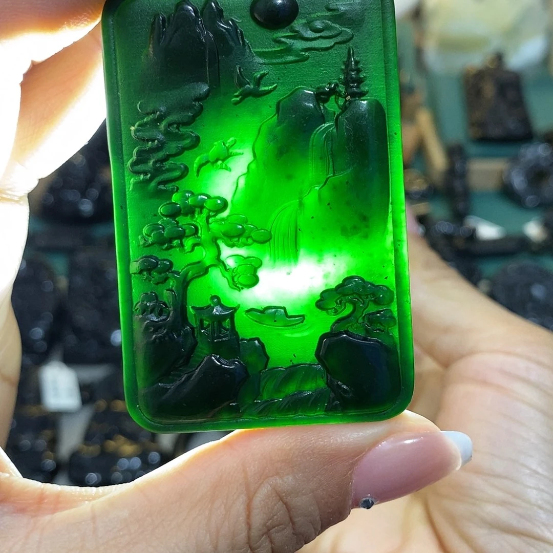 蛇纹石玉未镶嵌颈饰