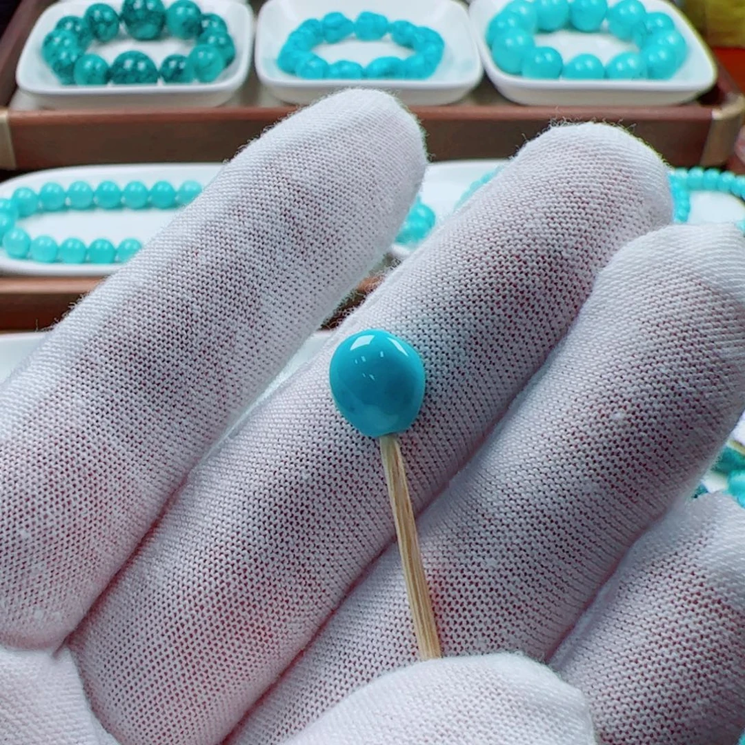 绿松石未镶嵌挂件1个