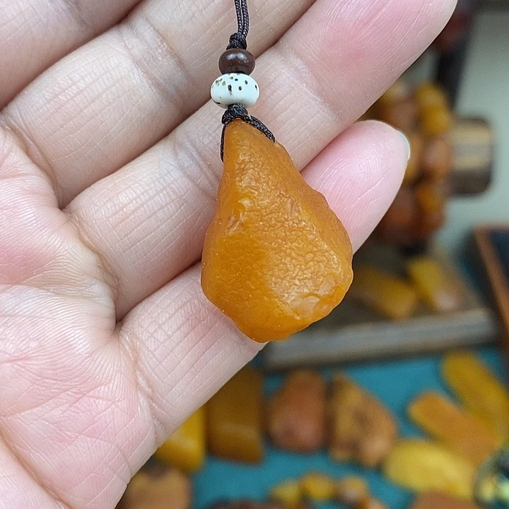 蜜蜡未镶嵌颈饰手机坠