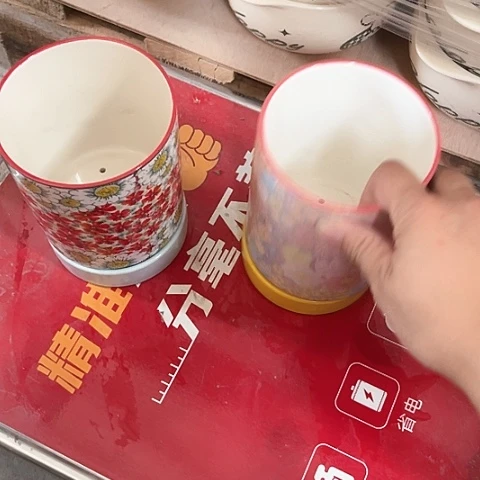 微瑕，不能明火，口径10，高度12红，花，底座不配套