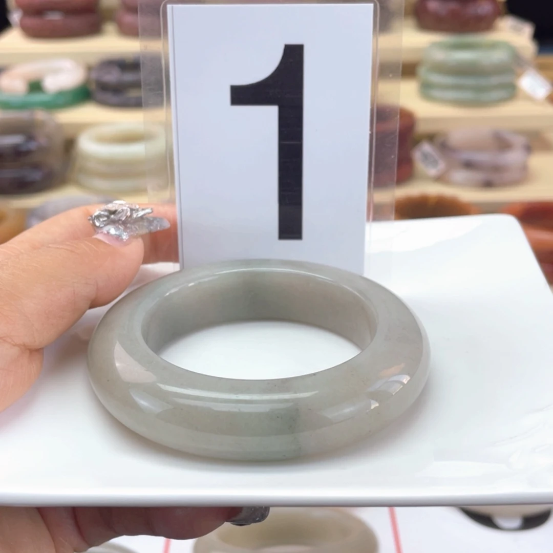 【闪购商品】石英质玉手镯未镶嵌