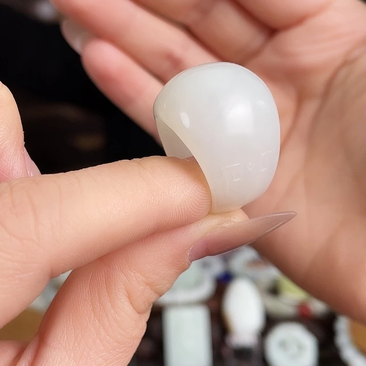 黑***米和田玉未镶嵌颈饰定制发货