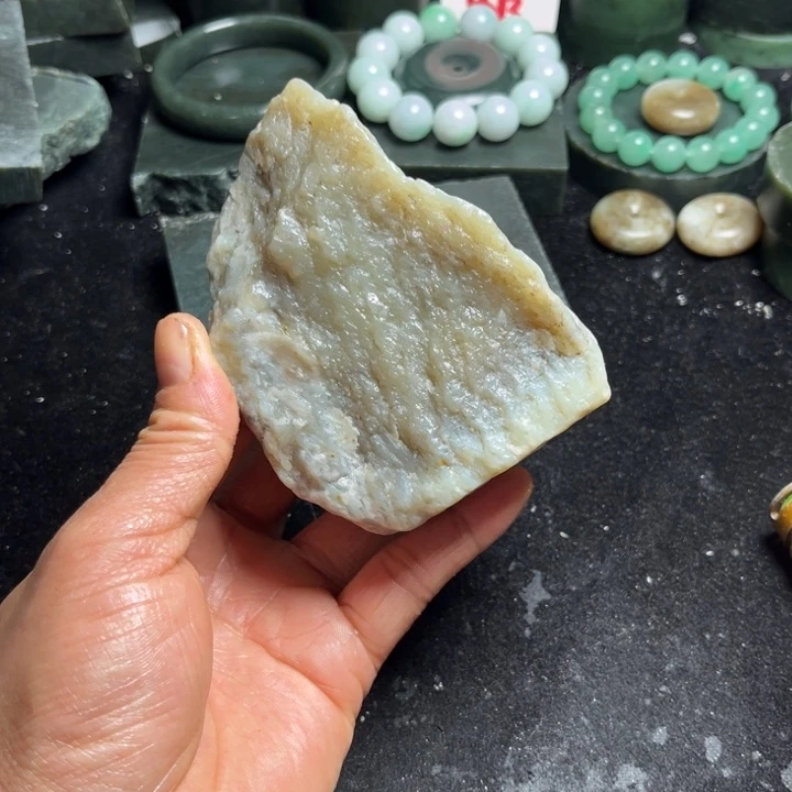 和田玉（糖玉）未镶嵌珠宝奇石