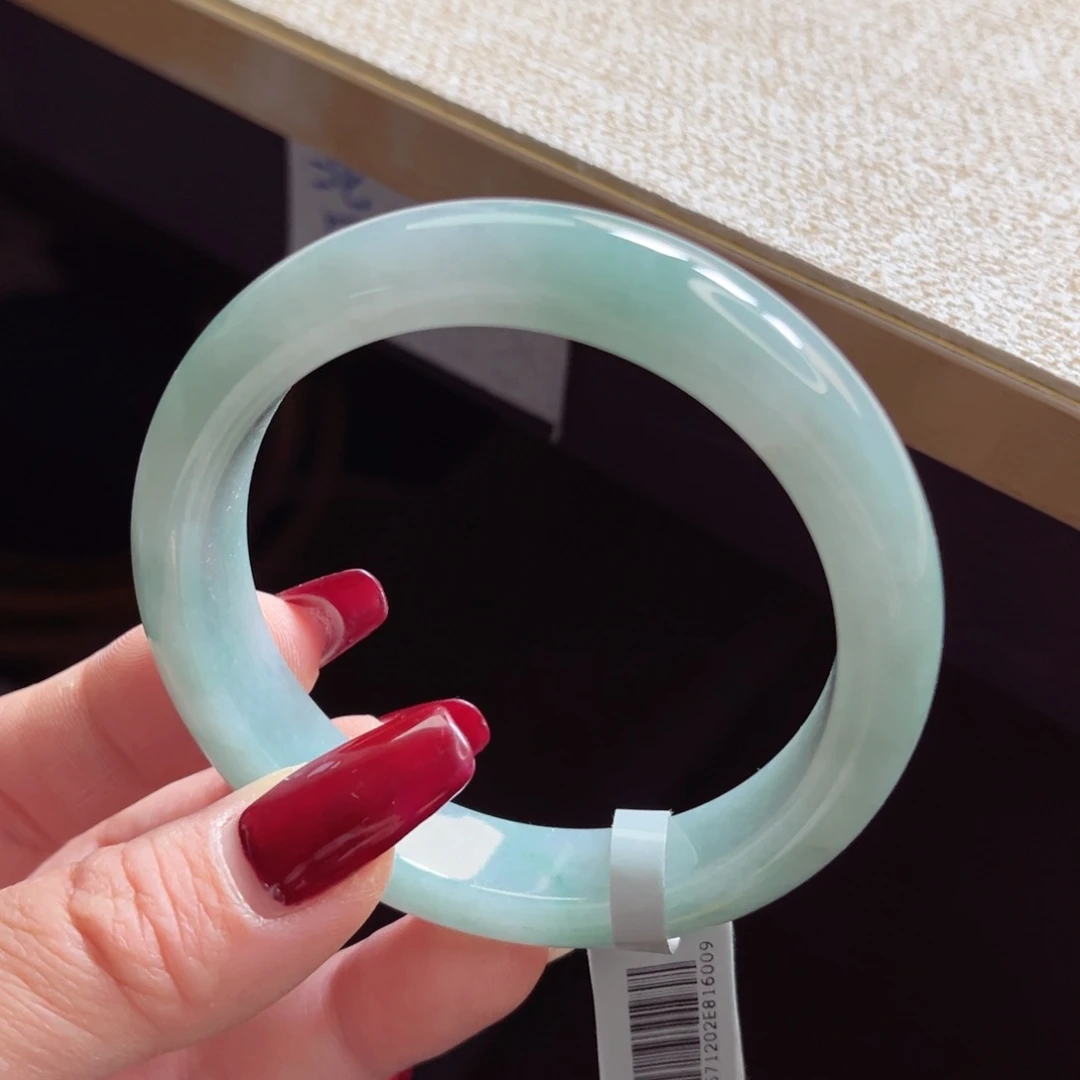 翡翠手镯未镶嵌手镯