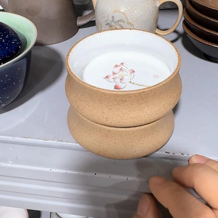 主人杯一个，瓷。。品茗