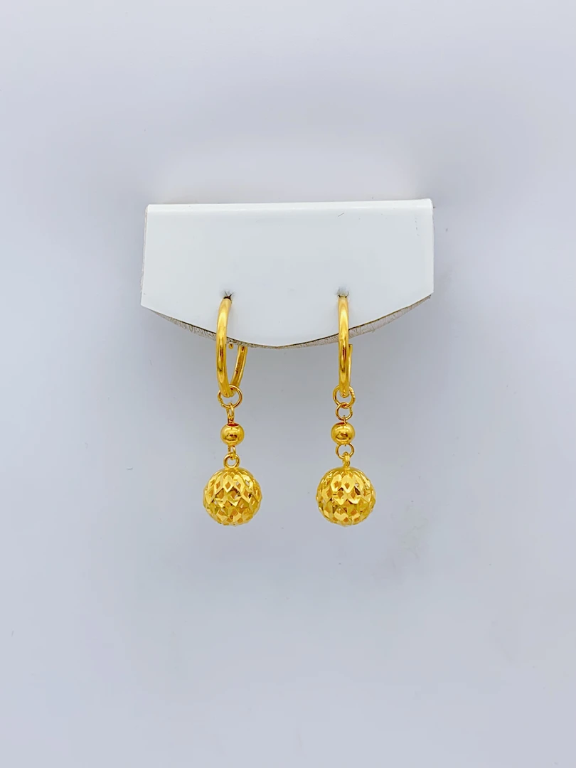 老庙黄金 足金 精工5G工艺 卡8mm时尚镂空球球 耳圈 2.92克