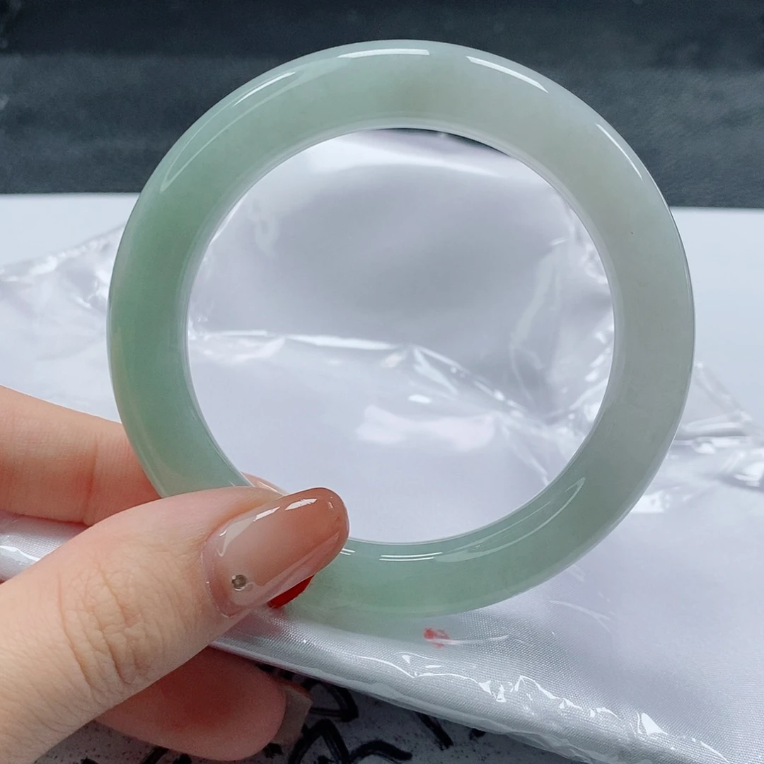 【闪购商品】未镶嵌手镯（圆镯）翡翠407号