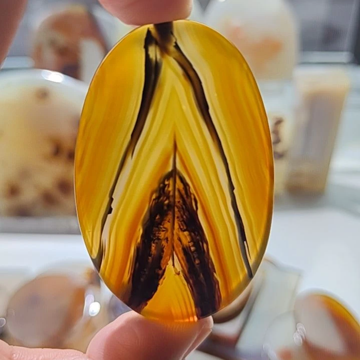 用***9玛瑙/玉髓未镶嵌吊坠(不含链)