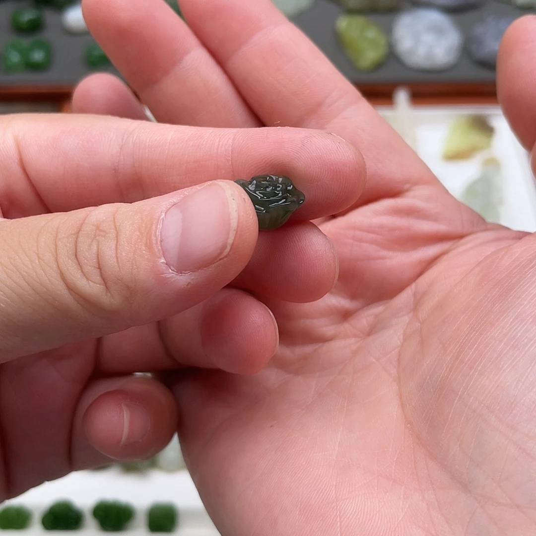 颈饰未镶嵌和田玉湖水绿小玫瑰花小配饰