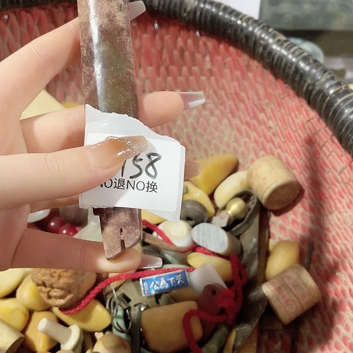 与***争琉璃/树脂/塑料类1158号工艺品