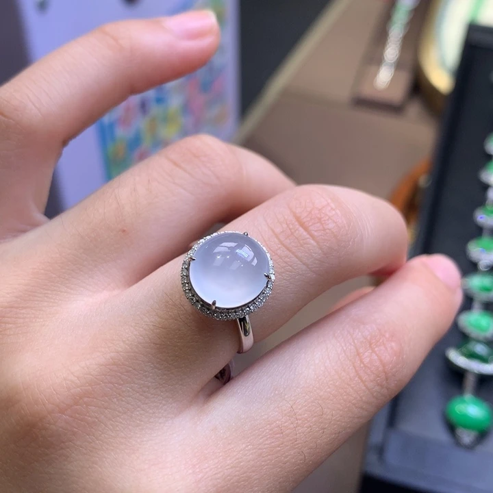 翡翠18K金镶嵌颈饰翡翠