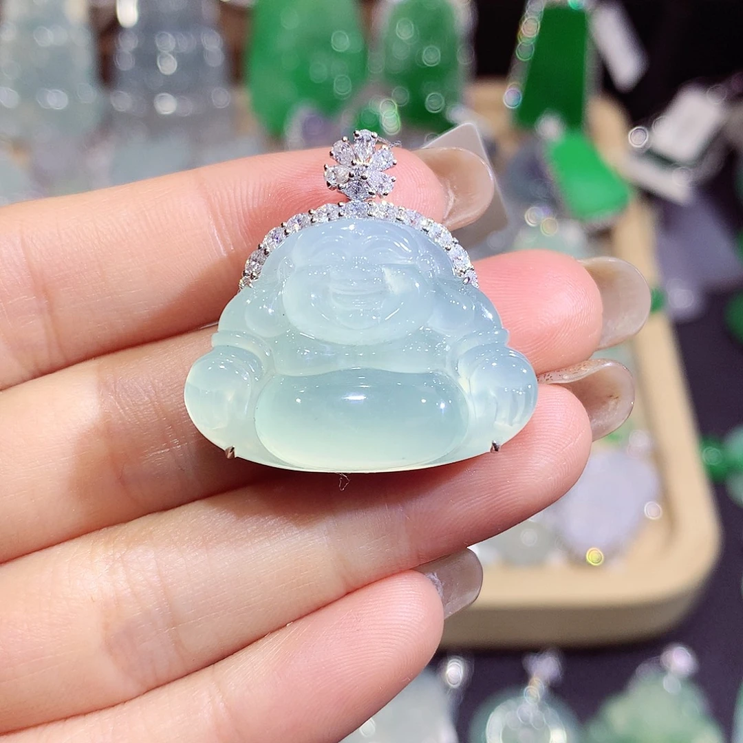 翡翠18K金镶嵌颈饰佛