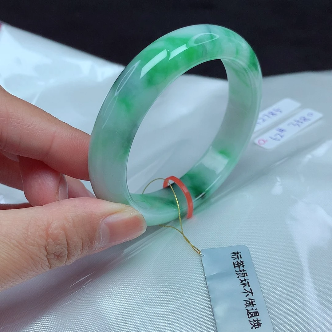 翡翠手镯未镶嵌52圈785