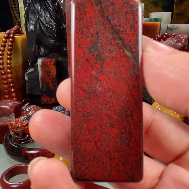 石英质玉印章未镶嵌小**?