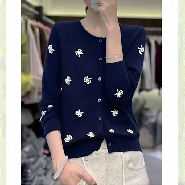 全毛高货~勿机洗~胸108-150长58软糯立体勾花刺绣针织上衣 3937