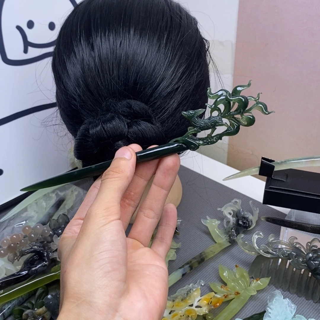 烟***烟蛇纹石玉合金发饰