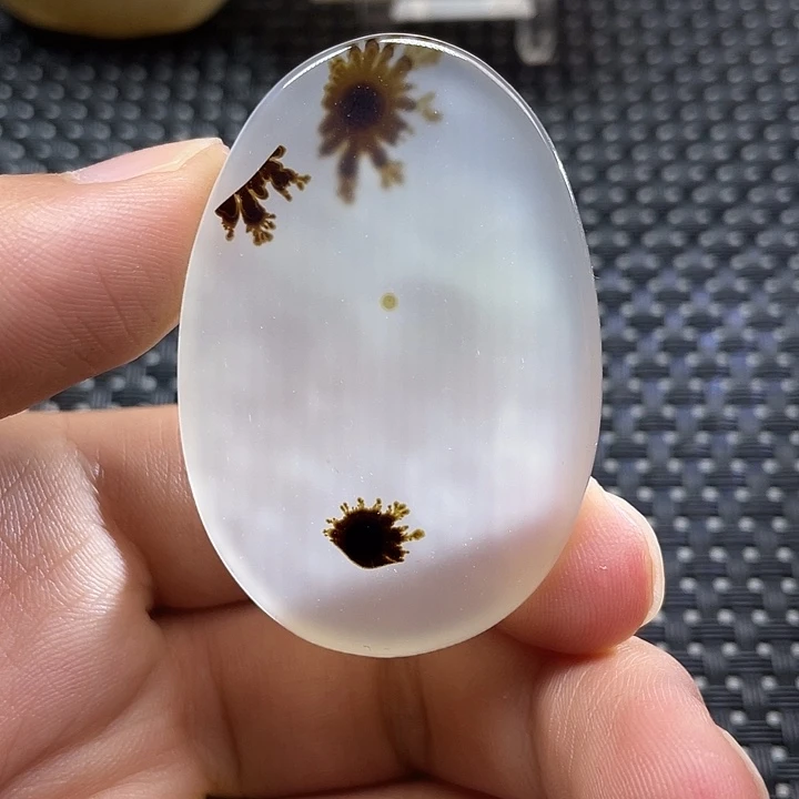 未镶嵌颈饰玛瑙/玉髓逆***薇