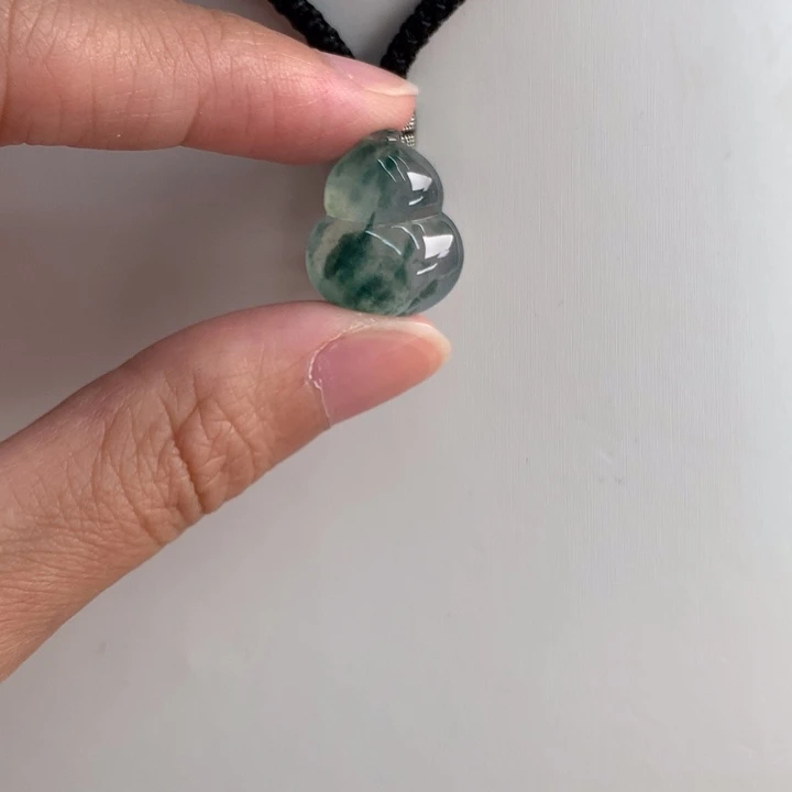 颈饰未镶嵌翡翠….