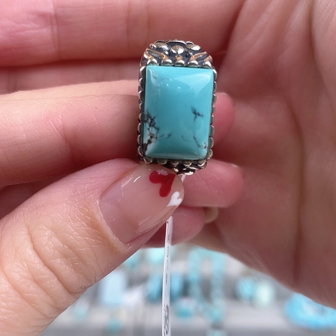 未镶嵌绿松石颈饰